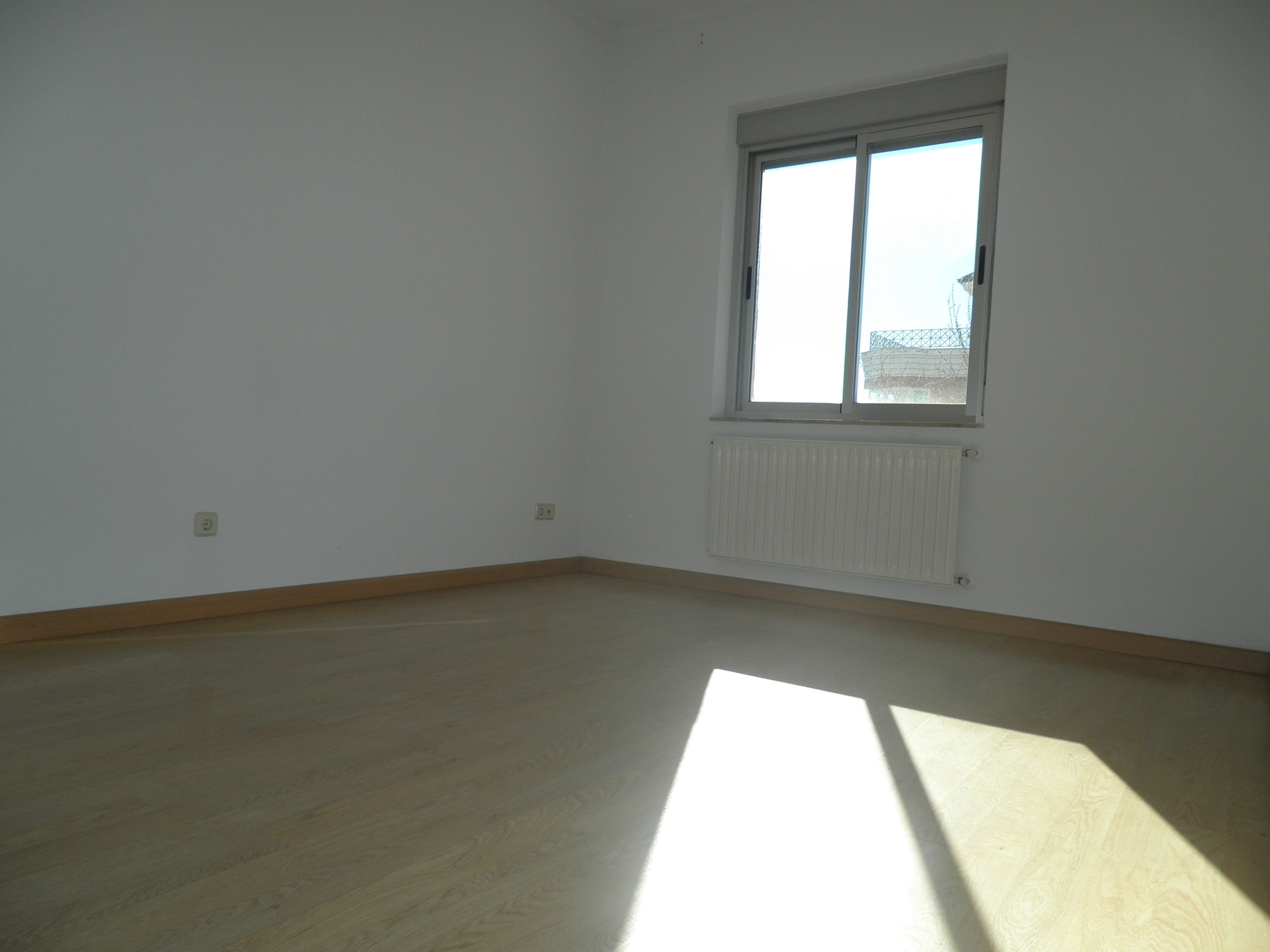 Dormitori de Pis de lloguer en  Madrid Capital amb Parquet, Forn i Es permeten mascotes