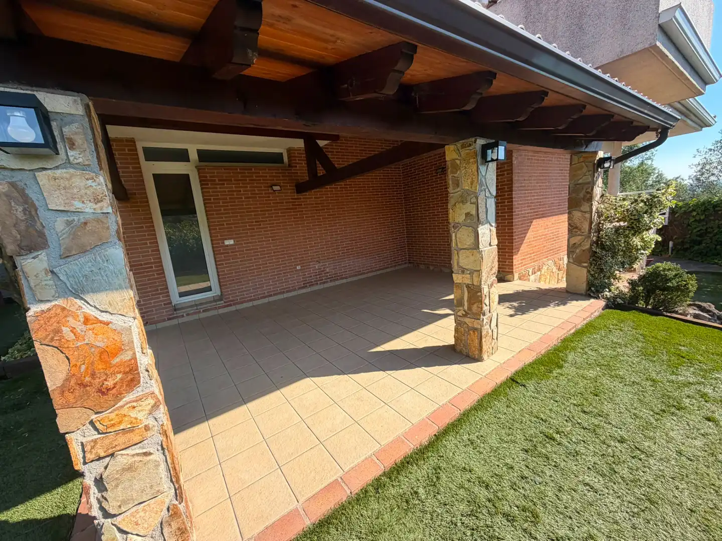 Terrassa de Casa o xalet de lloguer en Las Rozas de Madrid amb Aire condicionat, Calefacció i Jardí privat
