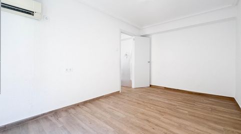 Photo 4 of Flat for rent in Calle Senyera la, Mont-Olivet, Valencia Capital