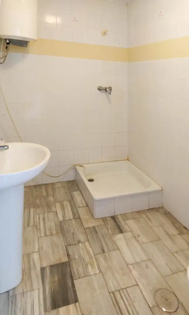 Badezimmer von Fabrikhallen zur Miete in Málaga