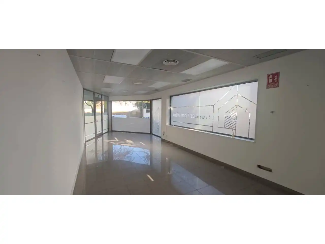 Business premises for sale in Avenida Pau, imagen 4