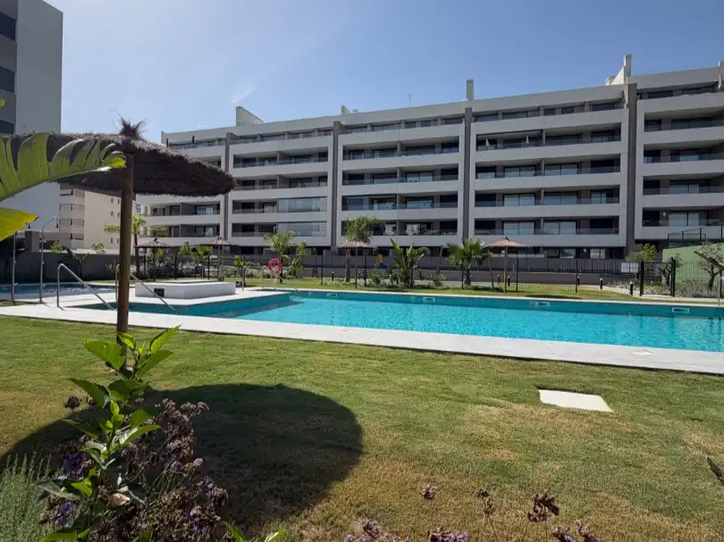 Ground floor for rent in Calle Ava Gardner, 14, Los Álamos
