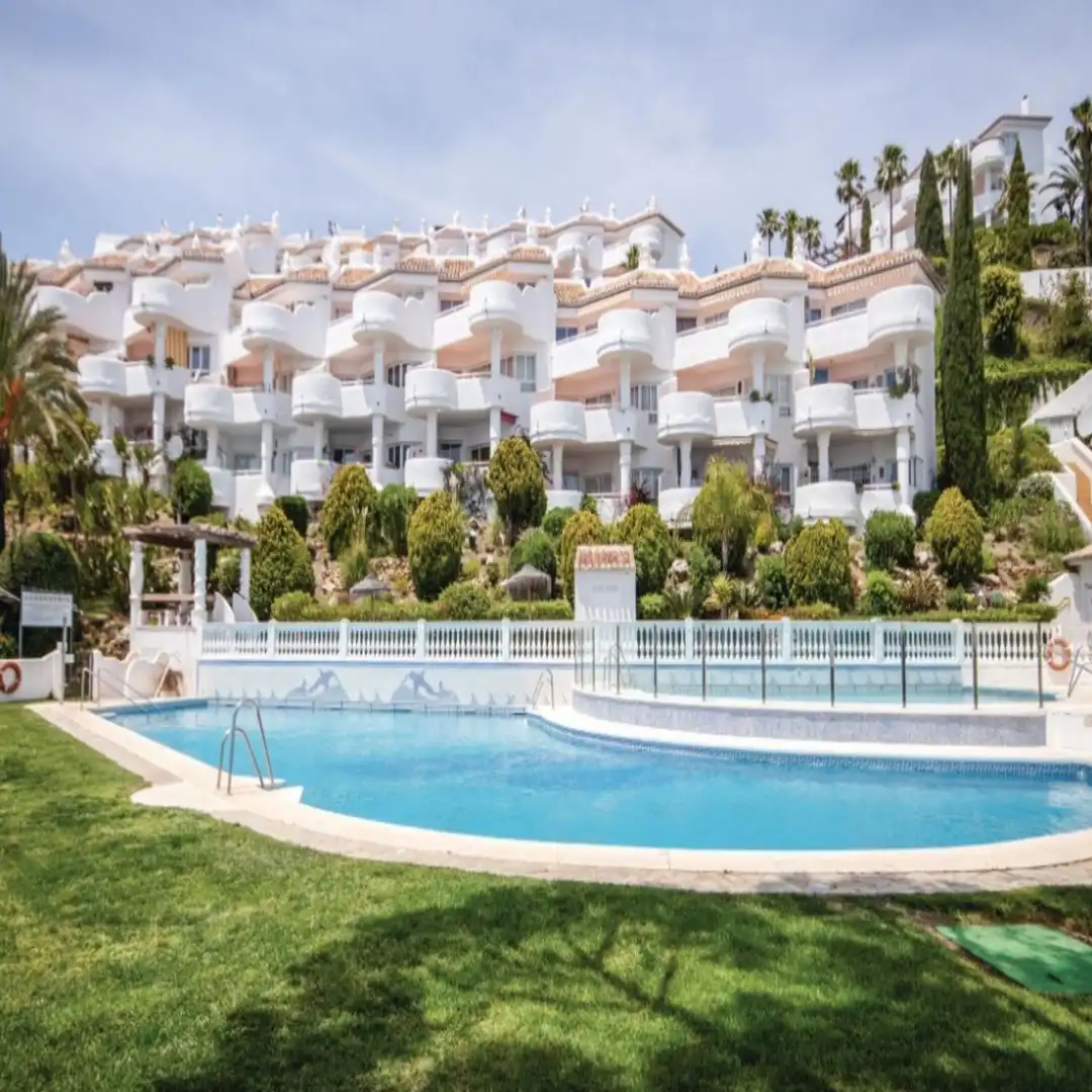 Vista exterior de Pis en venda en Mijas amb Aire condicionat, Terrassa i Traster
