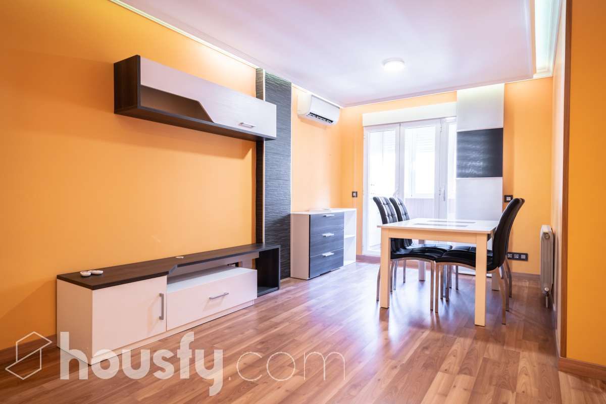 Living room of Flat for sale in  Madrid Capital  with Air Conditioner, Heating and Parquet flooring
