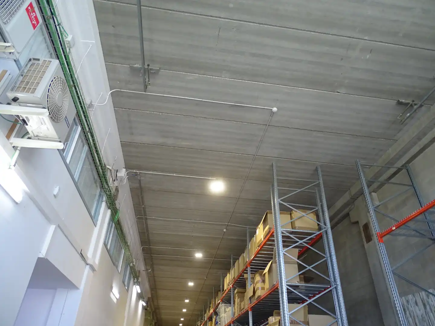 Industrial buildings for rent in Finestrelles