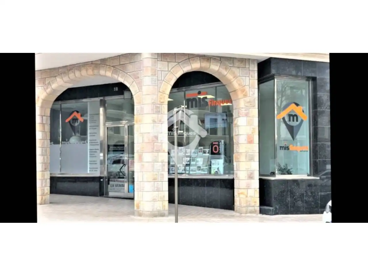 Industrial building with lift for sale in Maria Aguiló, imagen 8