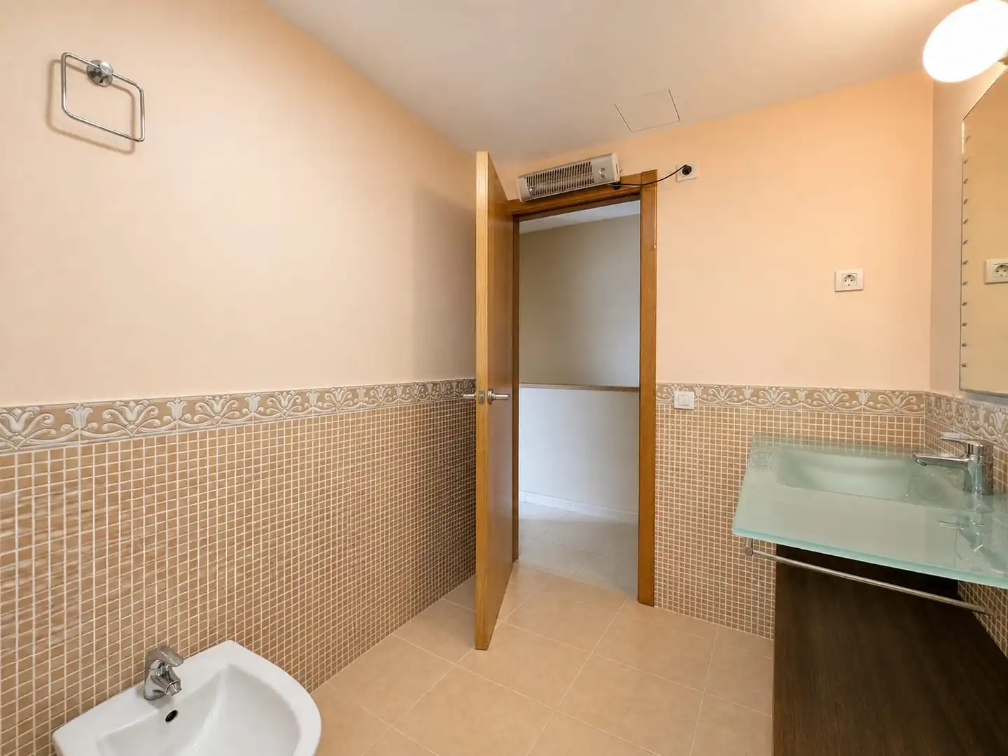 Baño de Casa adosada en venta en Mont-roig del Camp con Aire acondicionado, Jardín privado y Terraza