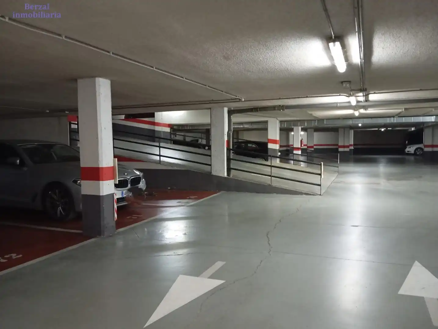 Aparcament de Garatge en venda en  Logroño