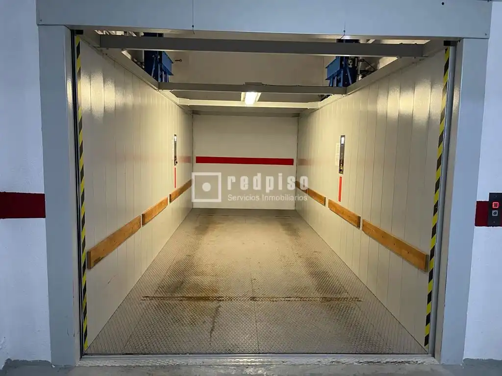 Parking of Garage for rent in Madrid