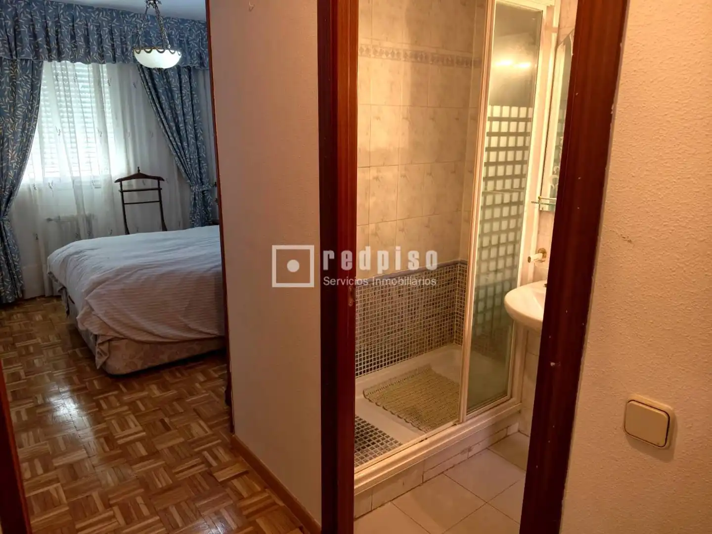Bedroom of Flat for sale in Madrid  with Air Conditioner, Heating and Parquet flooring