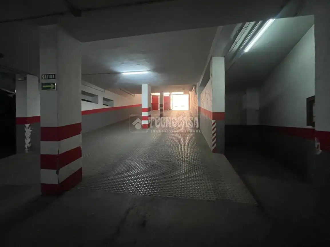 Aparcament amb ascensor en venda a C. Pintor Zuloaga, imagen 11