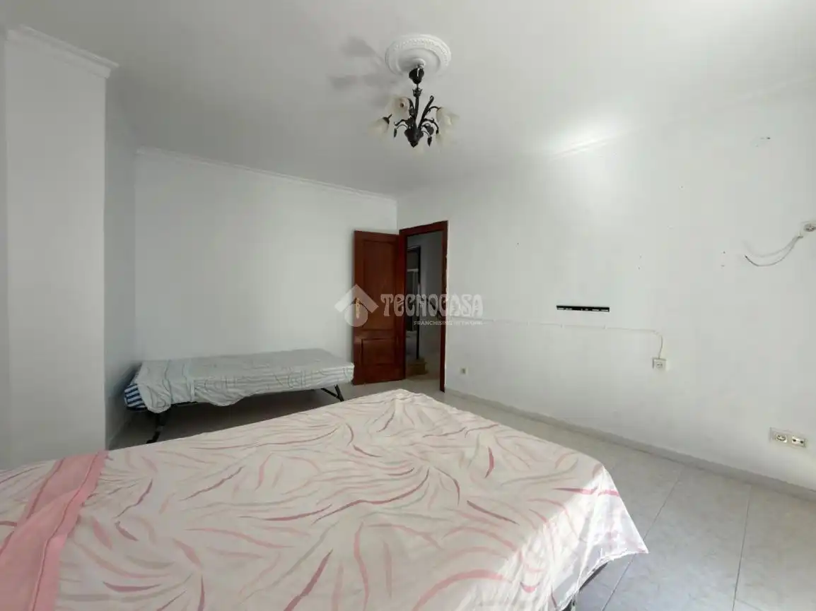 Habitación de Casa adosada en venta en Antequera con Aire acondicionado, Terraza y Trastero