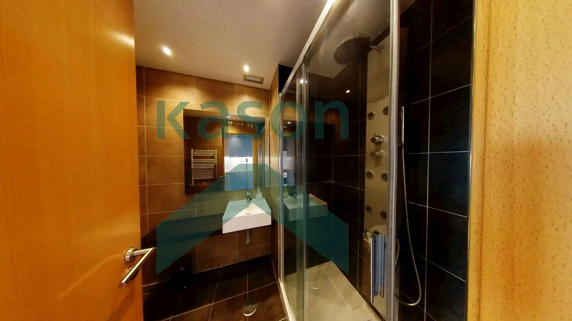 Baño de Estudio en venta en Madrid con Aire acondicionado, Calefacción y Trastero