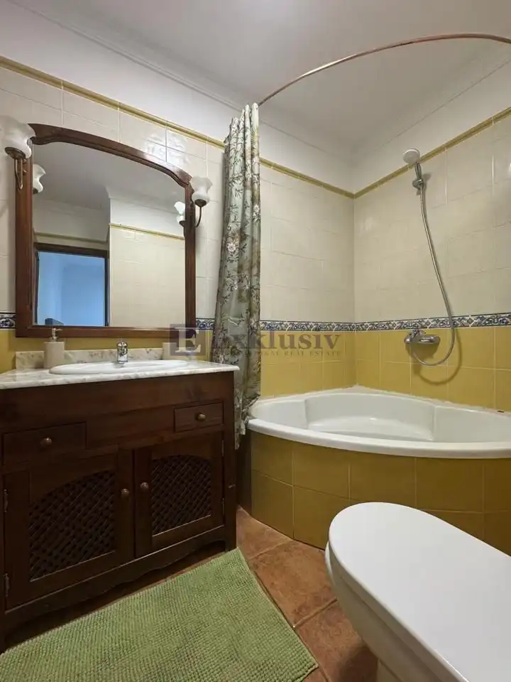 Casa amb piscina en venda a Calle Aceviño, imagen 20