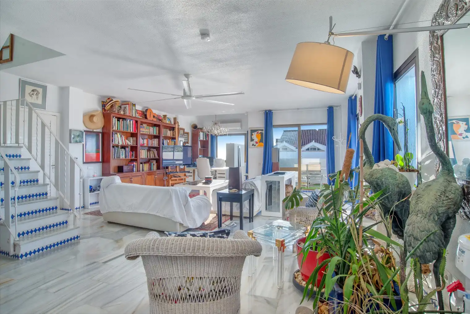 Wohnzimmer von Maisonette zur Miete in Estepona mit Klimaanlage, Terrasse und Schwimmbad
