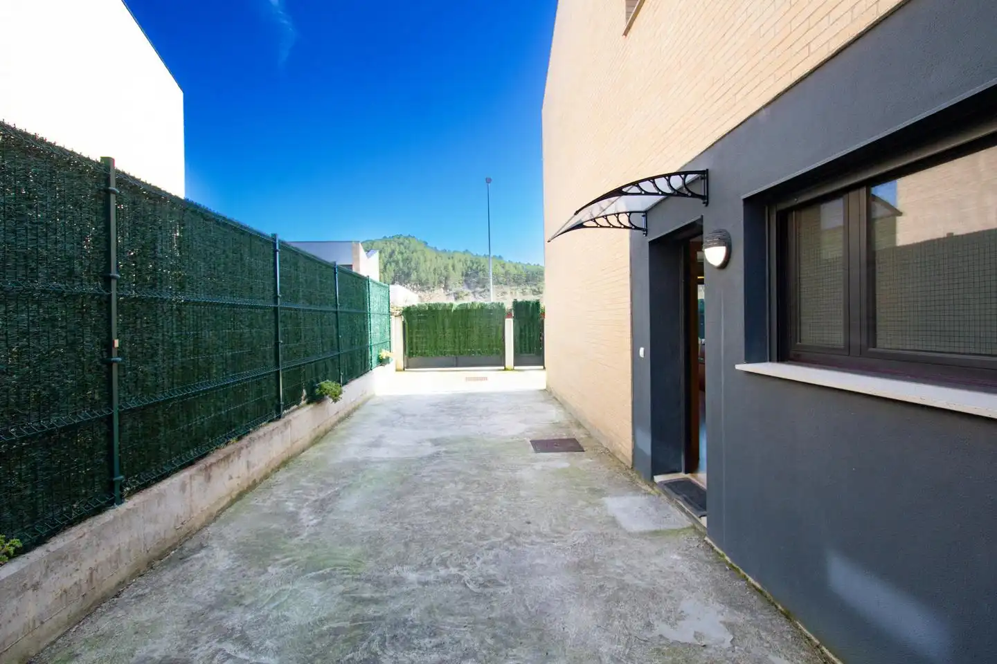 Vista exterior de Casa o chalet en venta en Aoiz / Agoitz con Jardín privado, Terraza y Amueblado