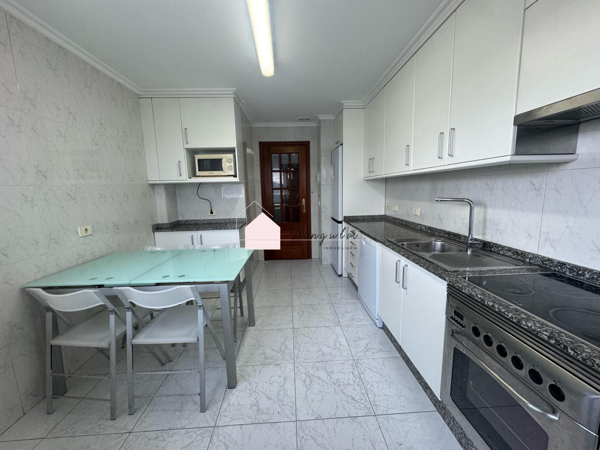 Kitchen of Flat to rent in Vigo   with Heating, Terrace and Balcony