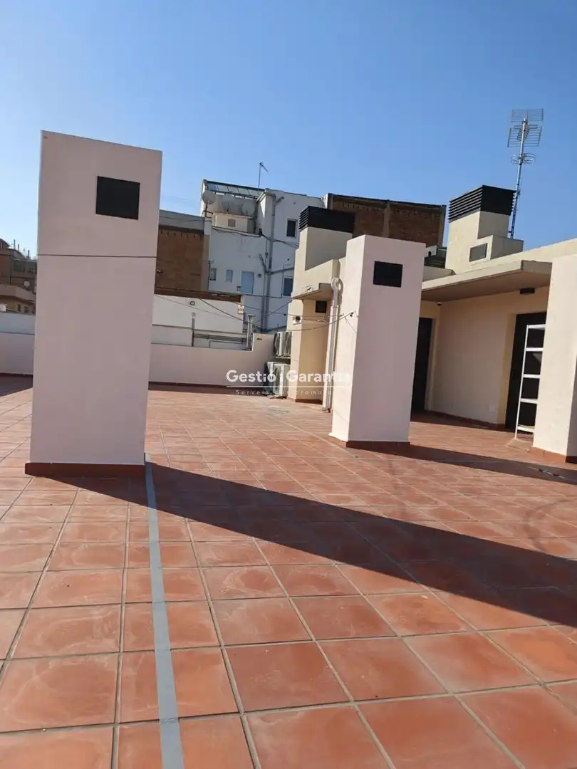Terraza de Piso en venta en L'Hospitalet de Llobregat con Terraza y Amueblado
