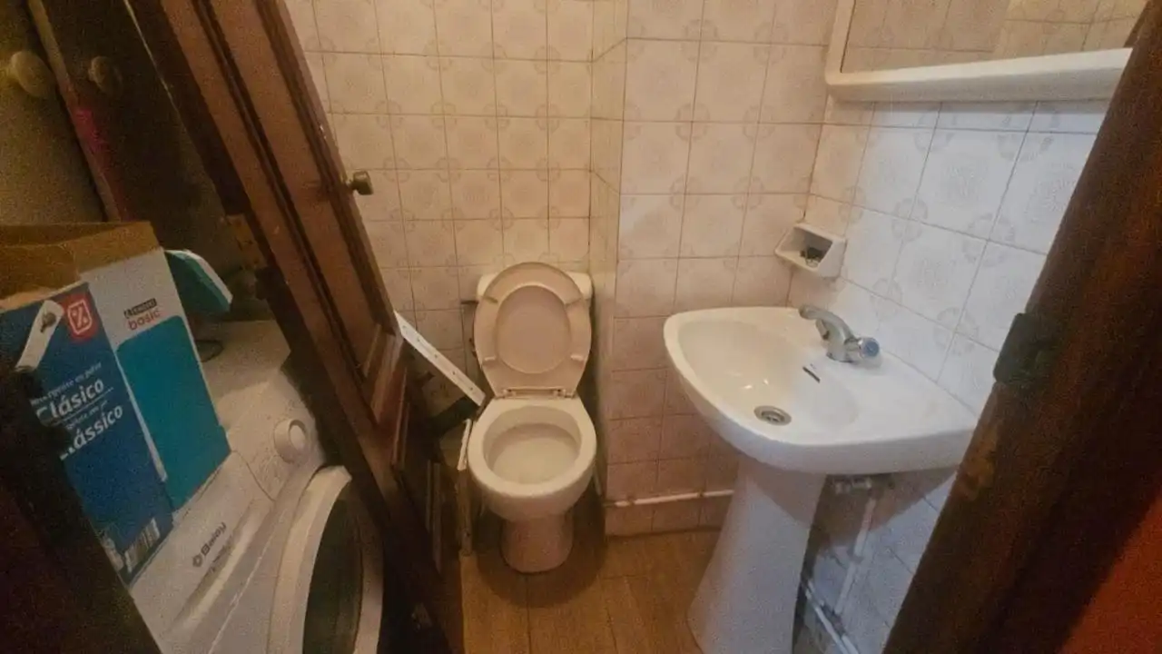 Baño de Piso en venta en Redondela con Calefacción y Terraza