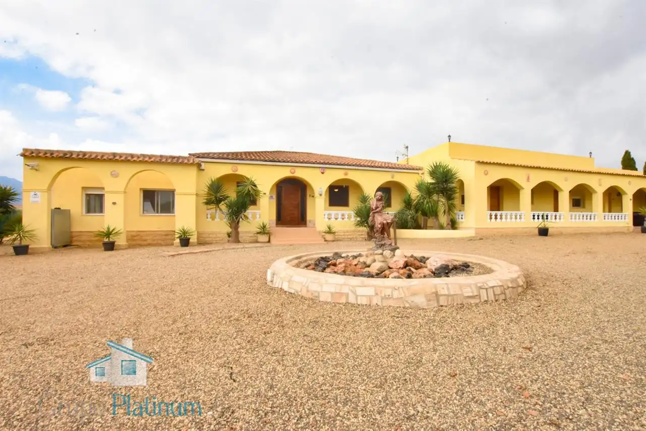 Villa avec piscine à vendre à Turre