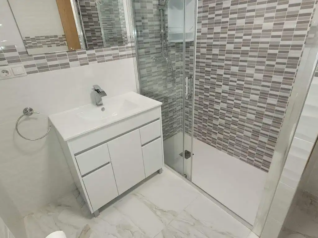 Bathroom of Flat for rent in Medina del Campo  with Heating, Furnished and Oven