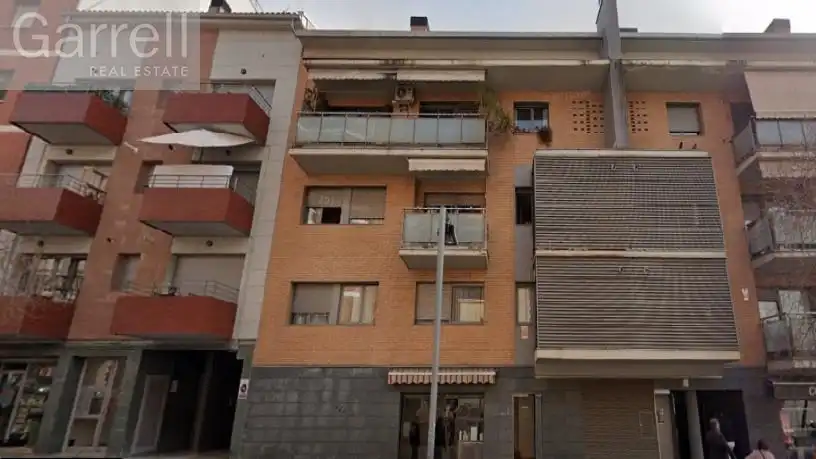 Piso en venta en carrer SABADELL 
Es: Pl: Pt:
 RUBI (BARCELONA)