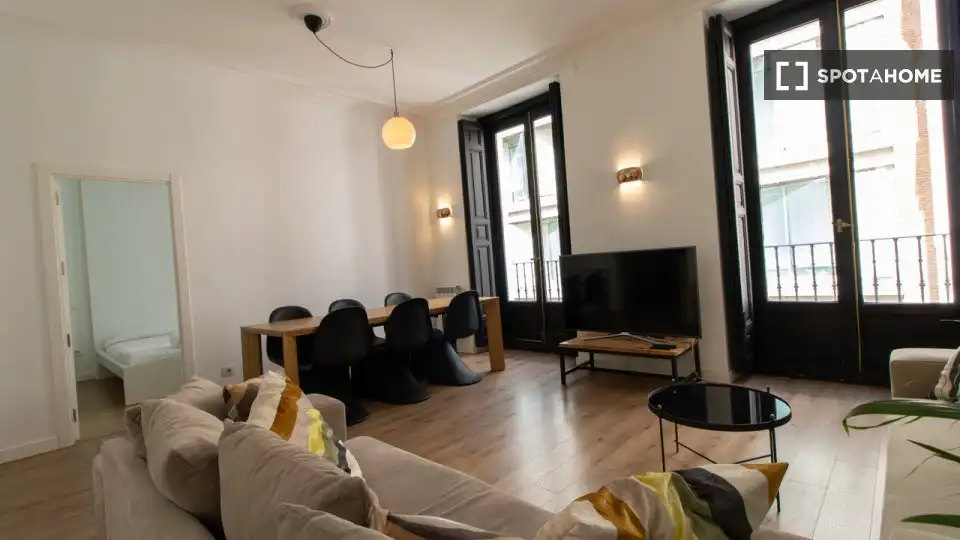 Living room of Flat for rent in Madrid  with Air Conditioner, Heating and Furnished