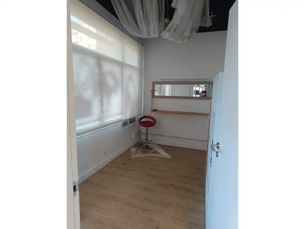 Business premises to rent in Calle Lluis Companys, imagen 4