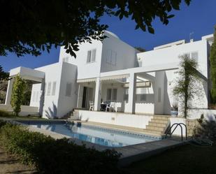 Vista exterior de Casa o xalet en venda en Villajoyosa / La Vila Joiosa amb Piscina