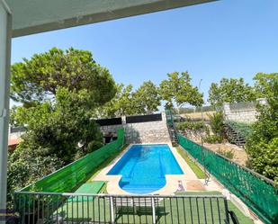 Swimming pool of Single-family semi-detached for sale in Cabanillas de la Sierra  with Air Conditioner, Terrace and Swimming Pool