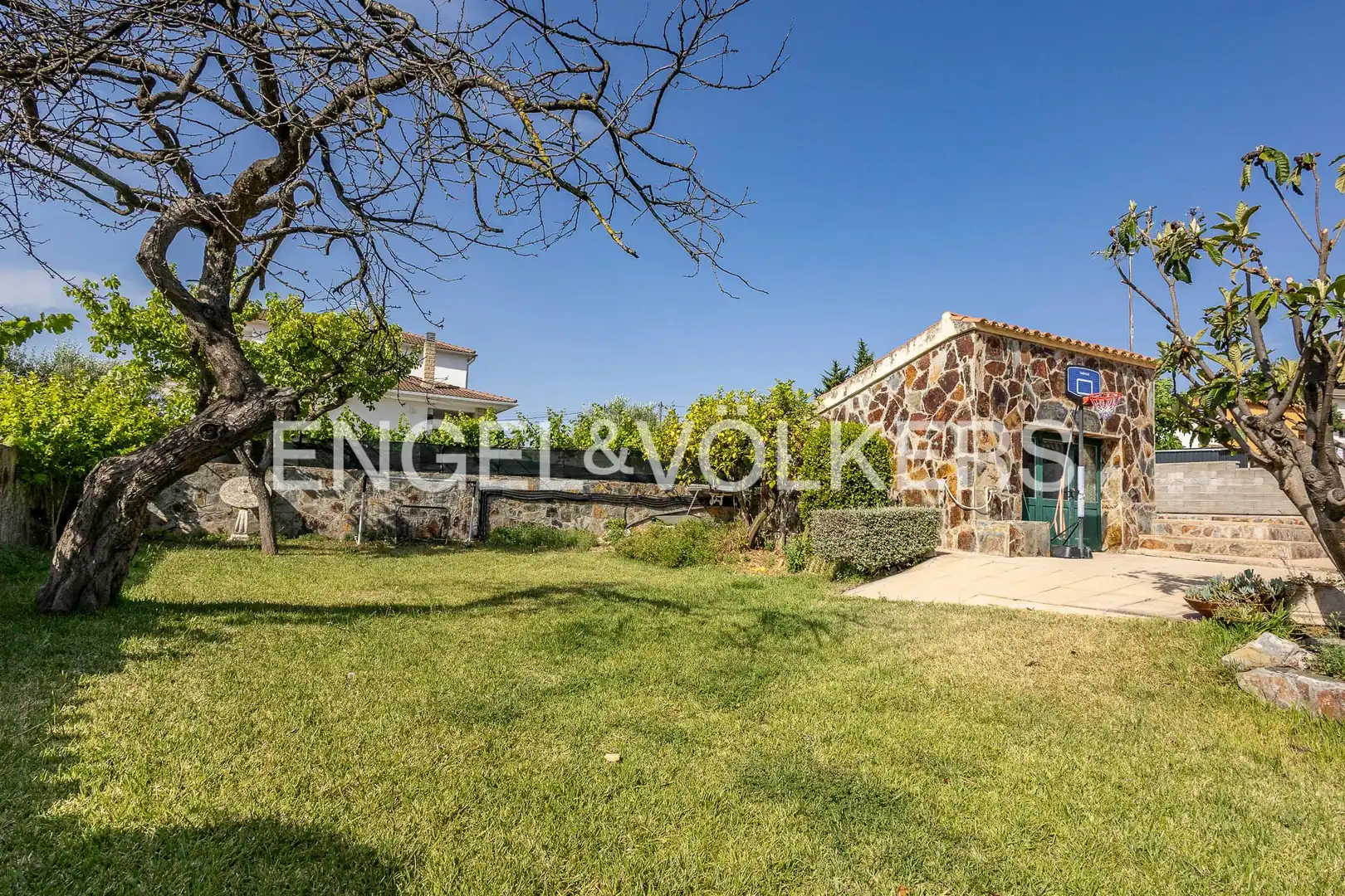 Vista exterior de Casa o xalet en venda en Font-rubí amb Calefacció, Jardí privat i Traster