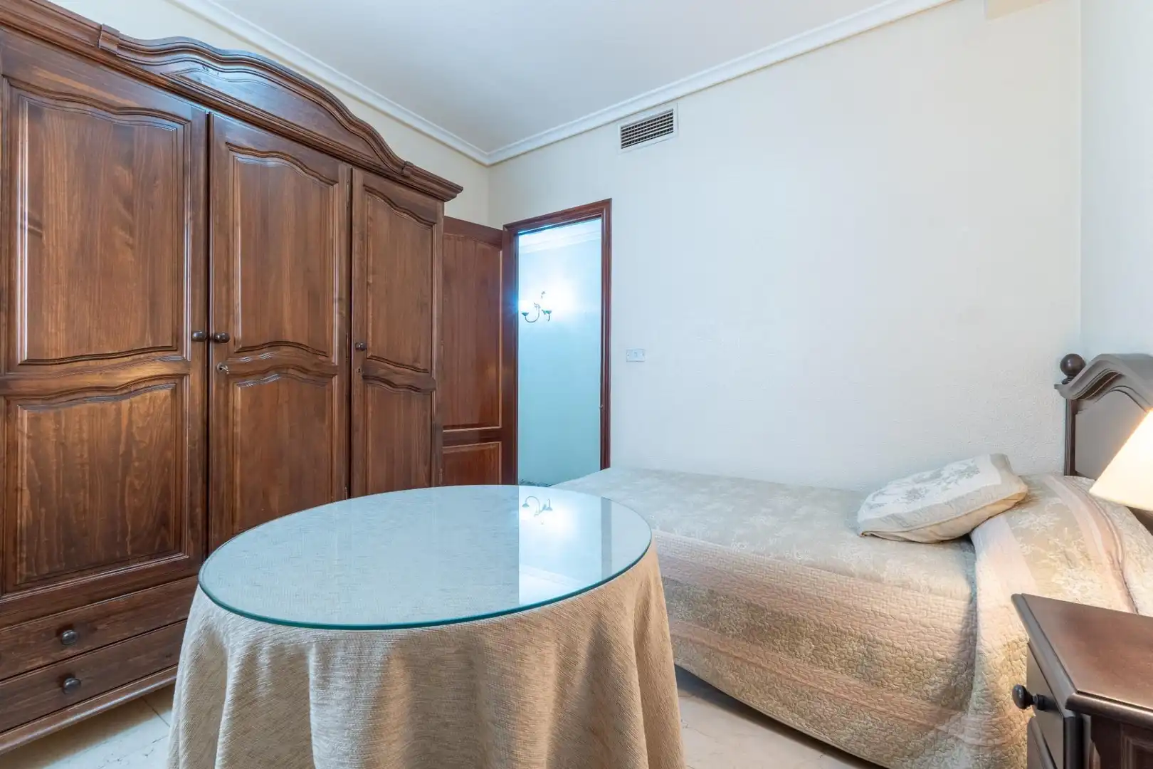 Dormitori de Pis en venda en Córdoba amb Aire condicionat, Calefacció i Terrassa