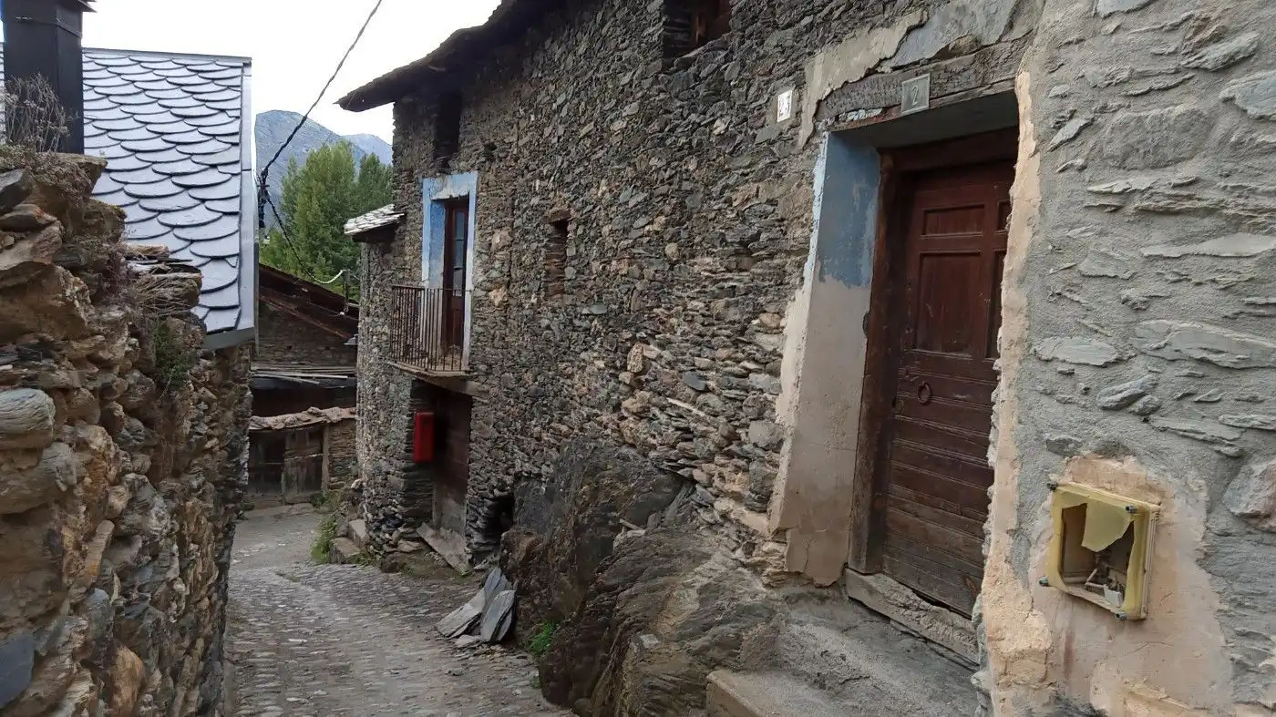 Vista exterior de Casa o xalet en venda en La Guingueta d'Àneu amb Traster
