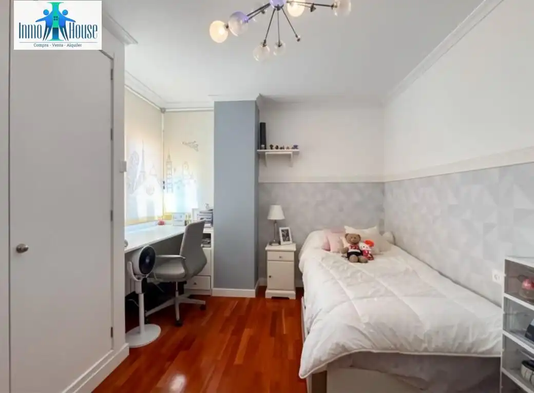 Bedroom of Flat for sale in Albacete  with Air Conditioner, Heating and Storage room