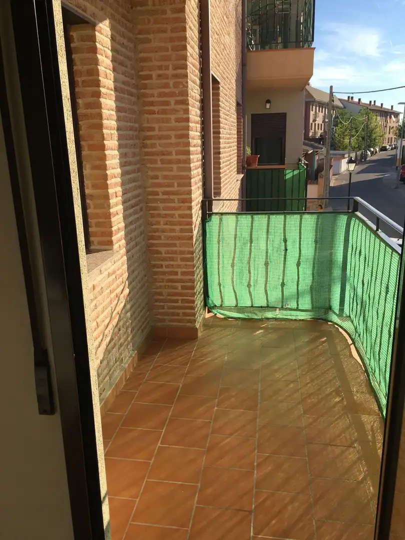 Terrasse von Wohnung zur Miete in Cedillo del Condado mit Heizung und Möbliert