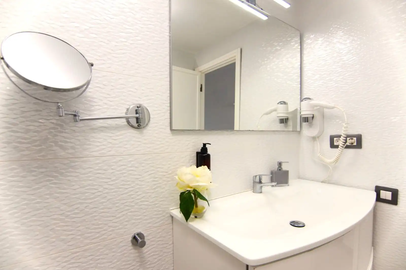 Baño de Piso de alquiler en Mogán con Terraza, Amueblado y Microondas