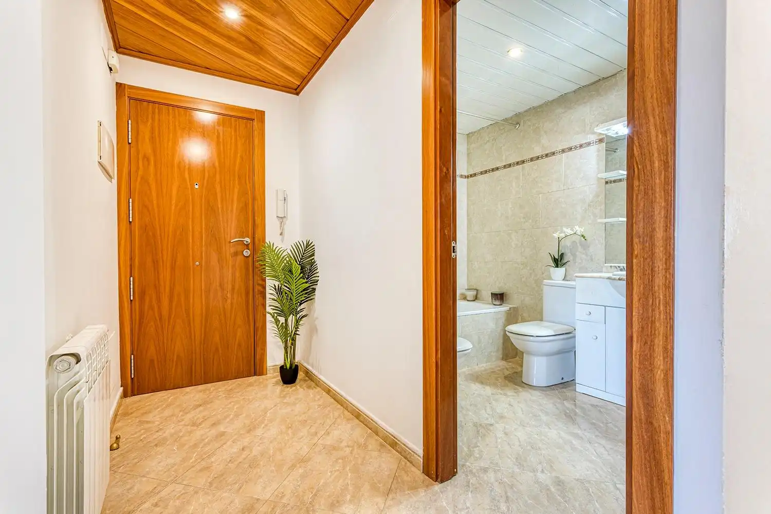 Badezimmer von Wohnung zum Verkauf in Vilanova del Camí mit Heizung, Terrasse und Balkon