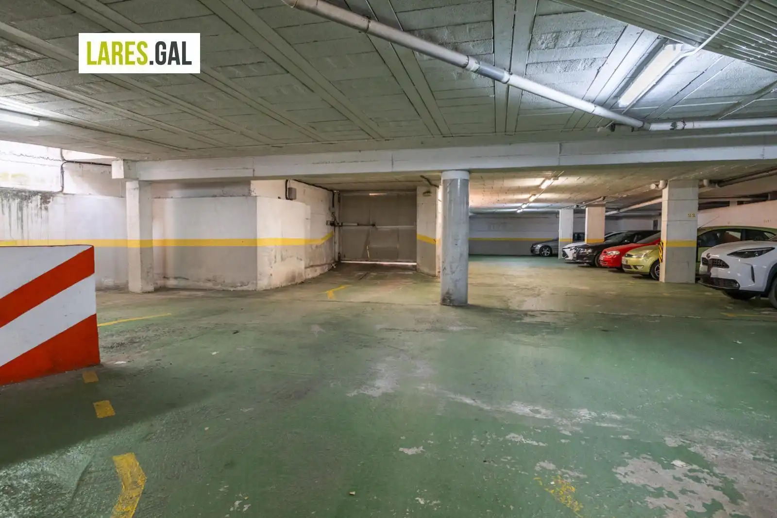 Parkplatz von Garage zum Verkauf in Cangas 