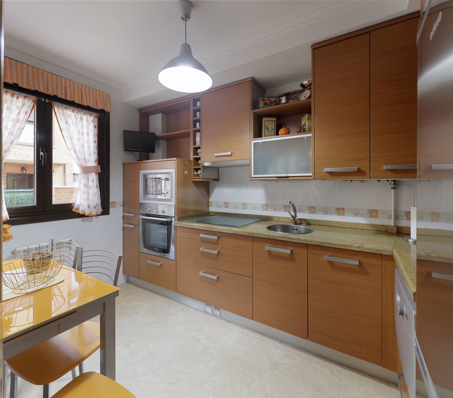 Kitchen of Single-family semi-detached for sale in Gijón   with Heating, Private garden and Terrace