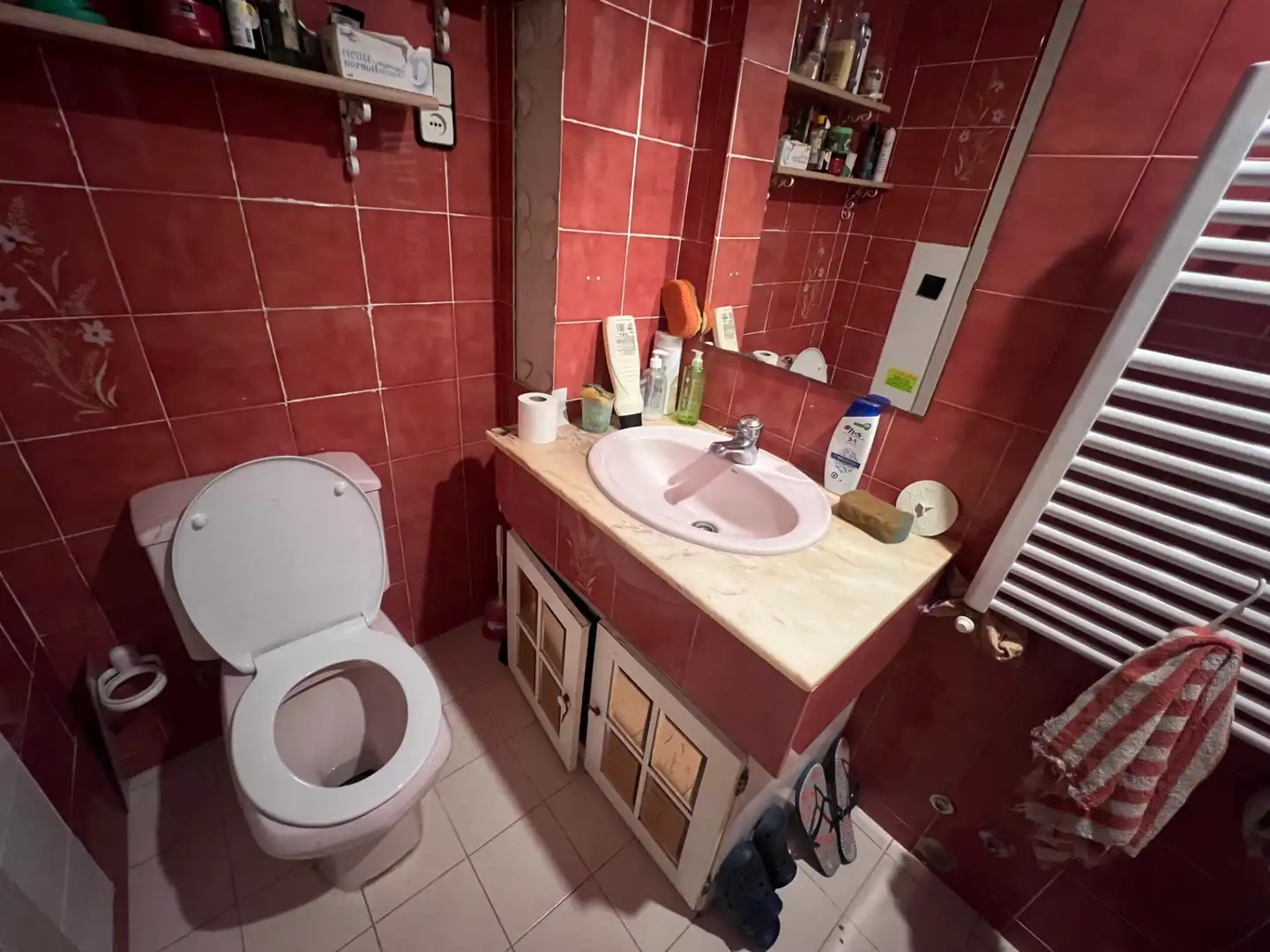 Bathroom of Flat for sale in Reus  with Oven and Washing machine
