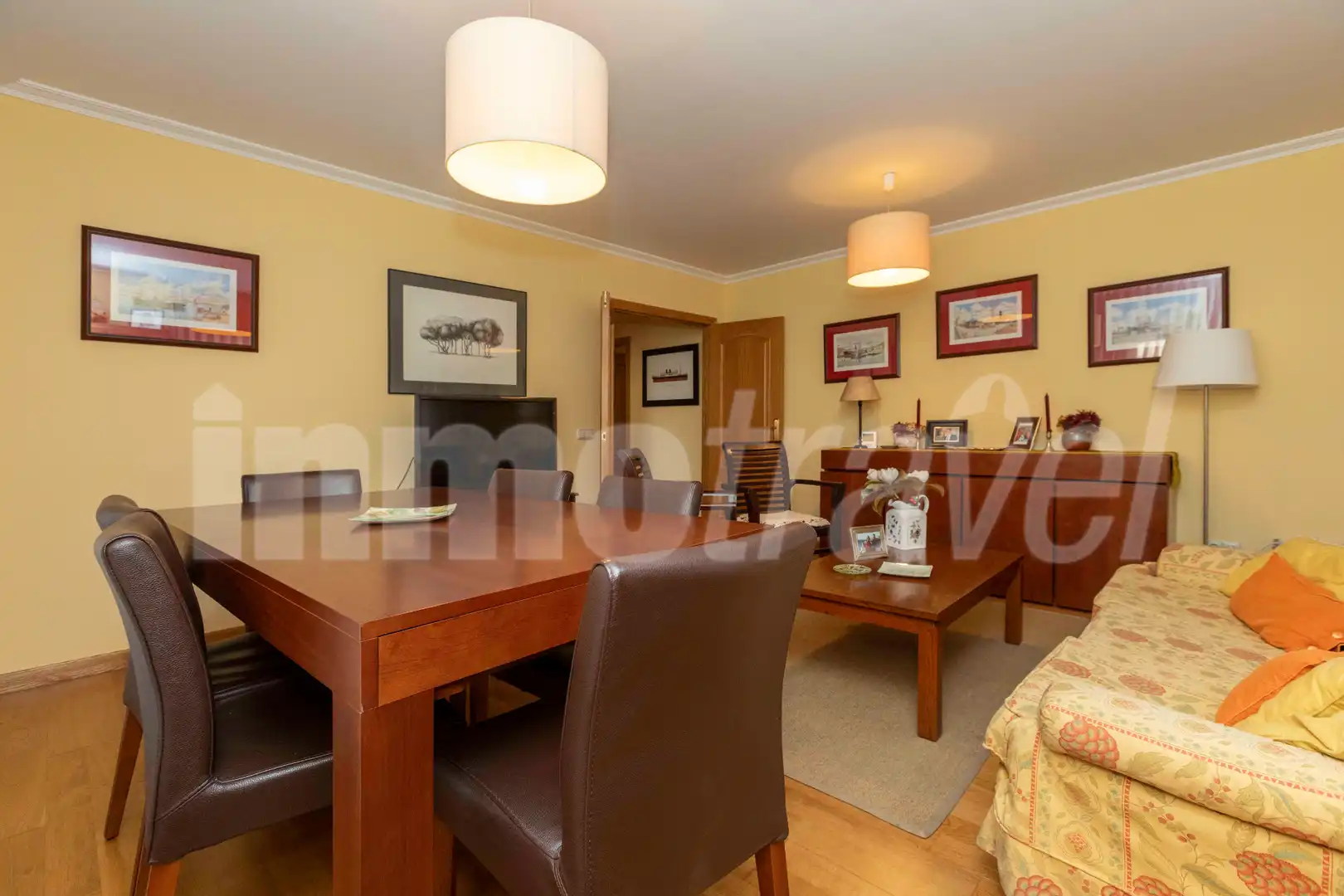 Sala de estar de Apartamento en venta en Sanxenxo con Parquet, Terraza y Trastero