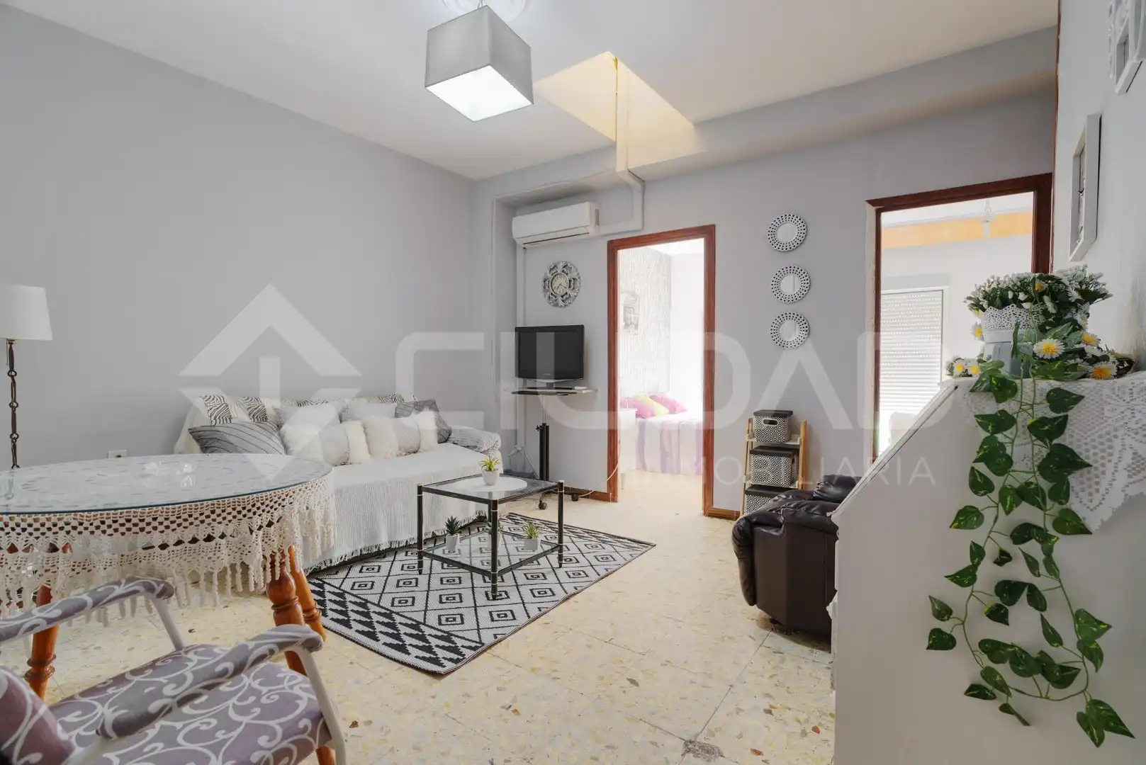 Sala d'estar de Casa adosada en venda en Coria del Río