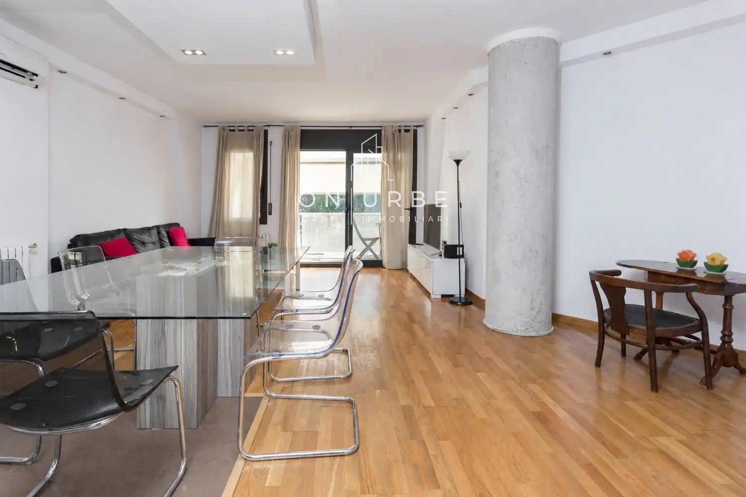 Vista exterior de Piso en venta en Barcelona con Aire acondicionado y Terraza