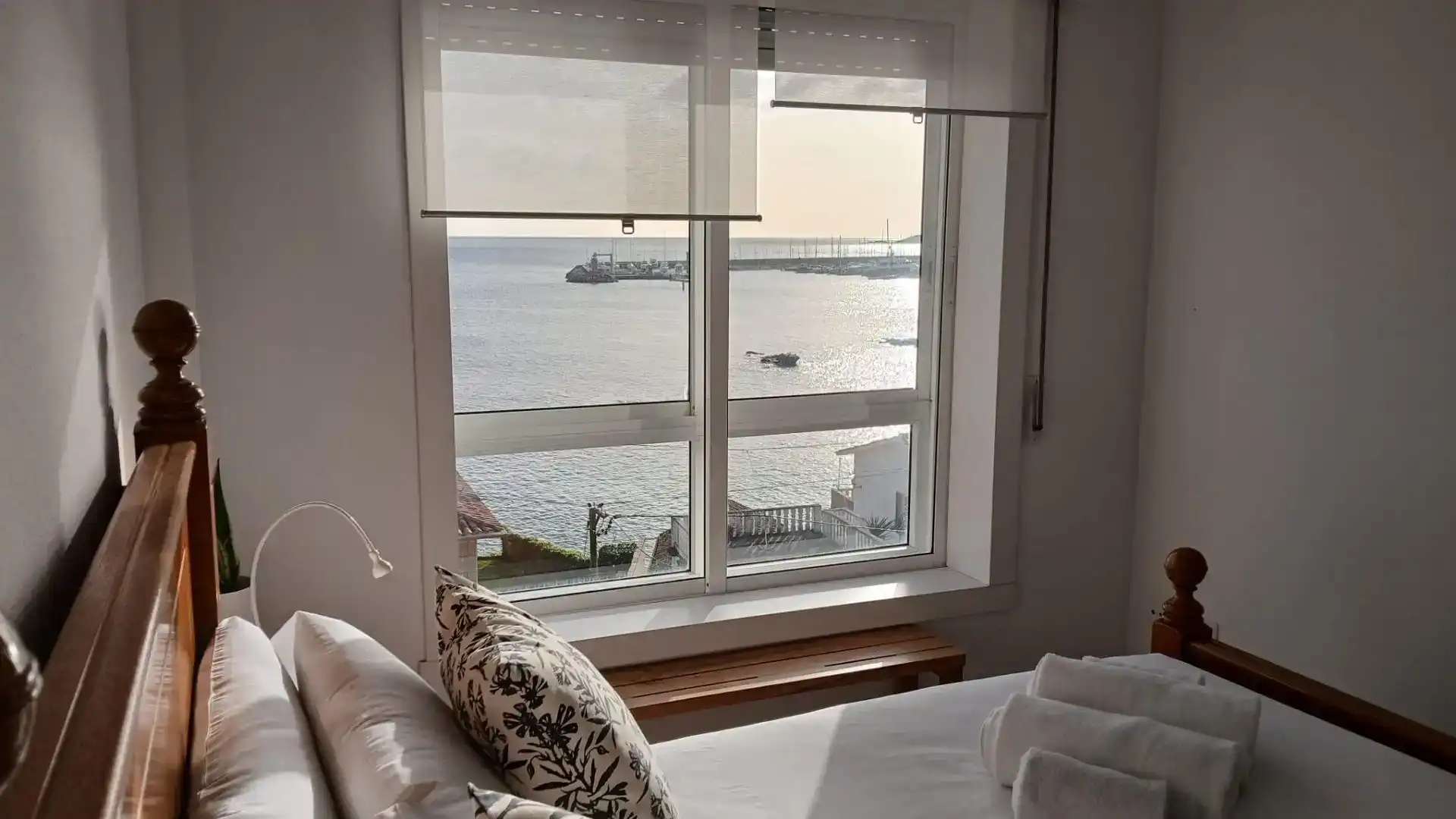 Schlafzimmer von Wohnung zur Miete in Sanxenxo mit Möbliert