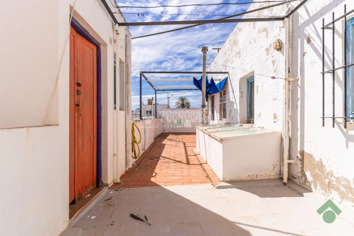Vista exterior de Edificio en venta en Conil de la Frontera