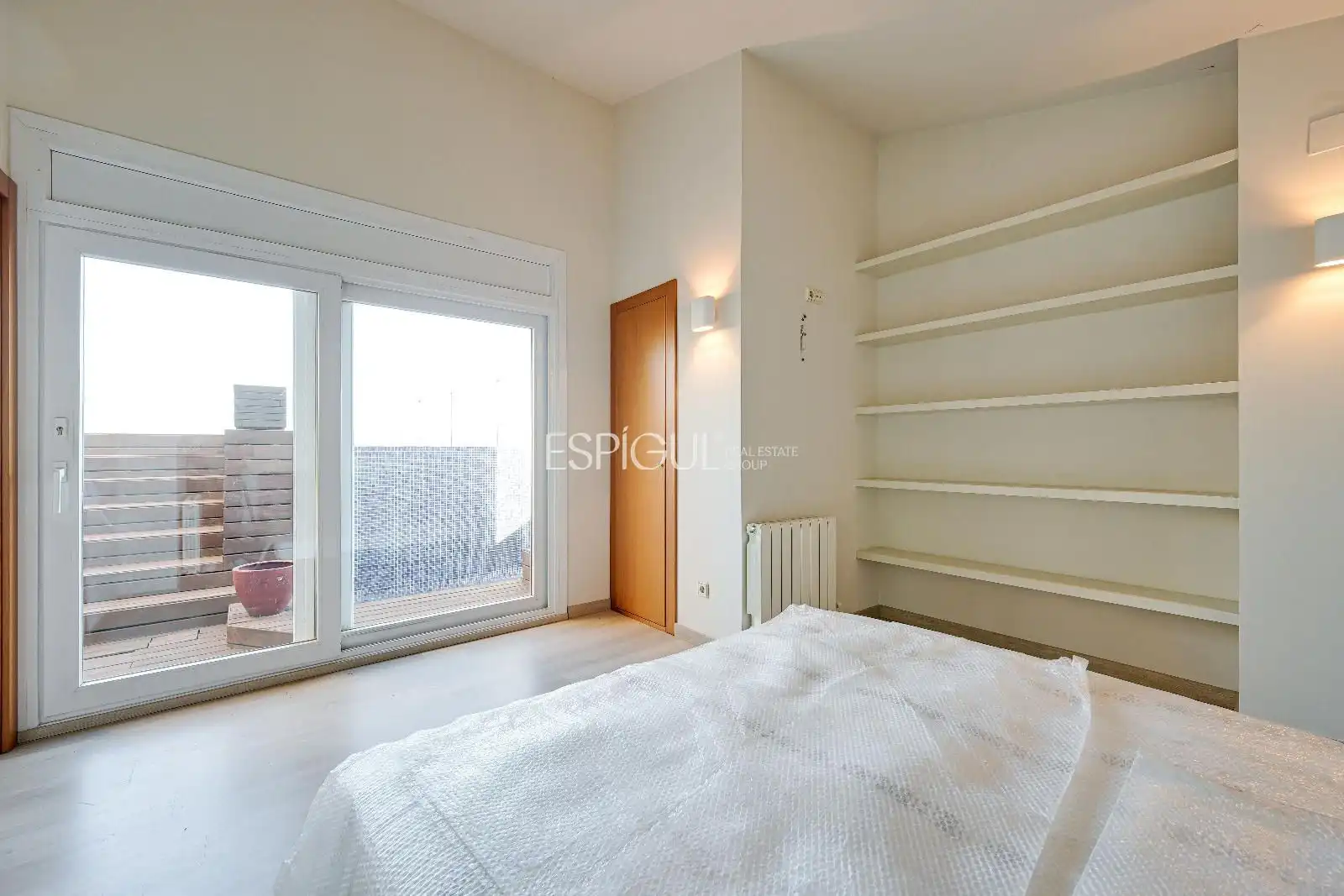 Bedroom of Attic for sale in Girona  with Air Conditioner, Heating and Terrace