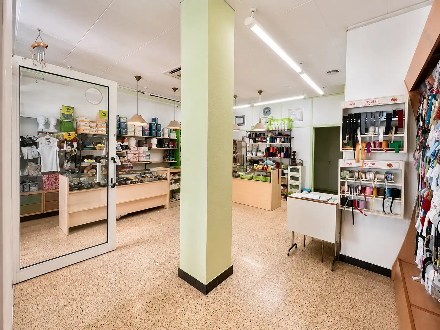 Gewerbefläche zum Verkauf in Carrer Mestre Candi, imagen 7