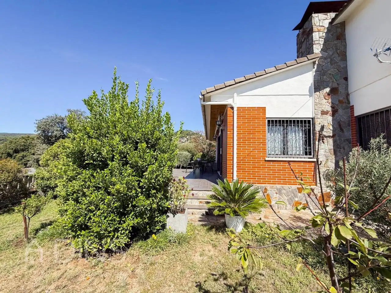 Vista exterior de Casa o xalet en venda en Caldes de Montbui amb Jardí privat i Terrassa
