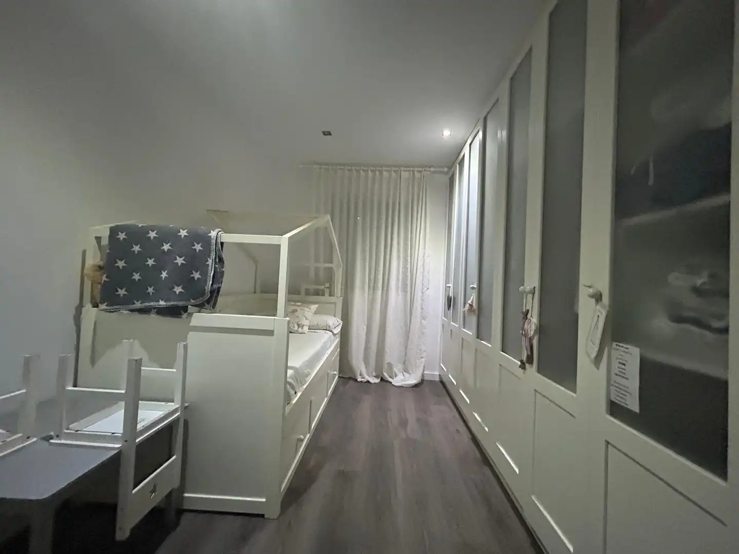 Dormitori de Apartament en venda en Villanueva de la Serena amb Aire condicionat i Moblat