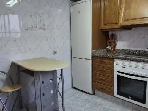 Kitchen of Flat for share in Sur